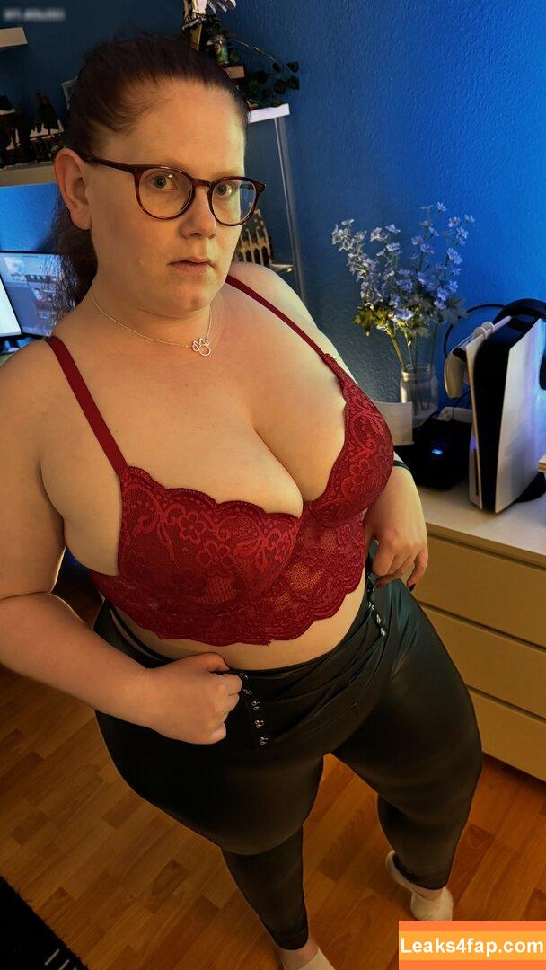 CurvyLeo93 /  leaked photo photo #0098