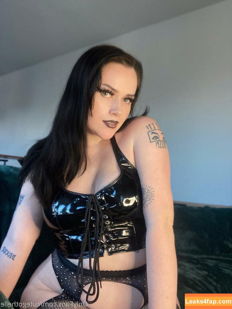 cutegothelle / Elleliciousxxx / babygoth / emma1998 leaked photo photo #0014