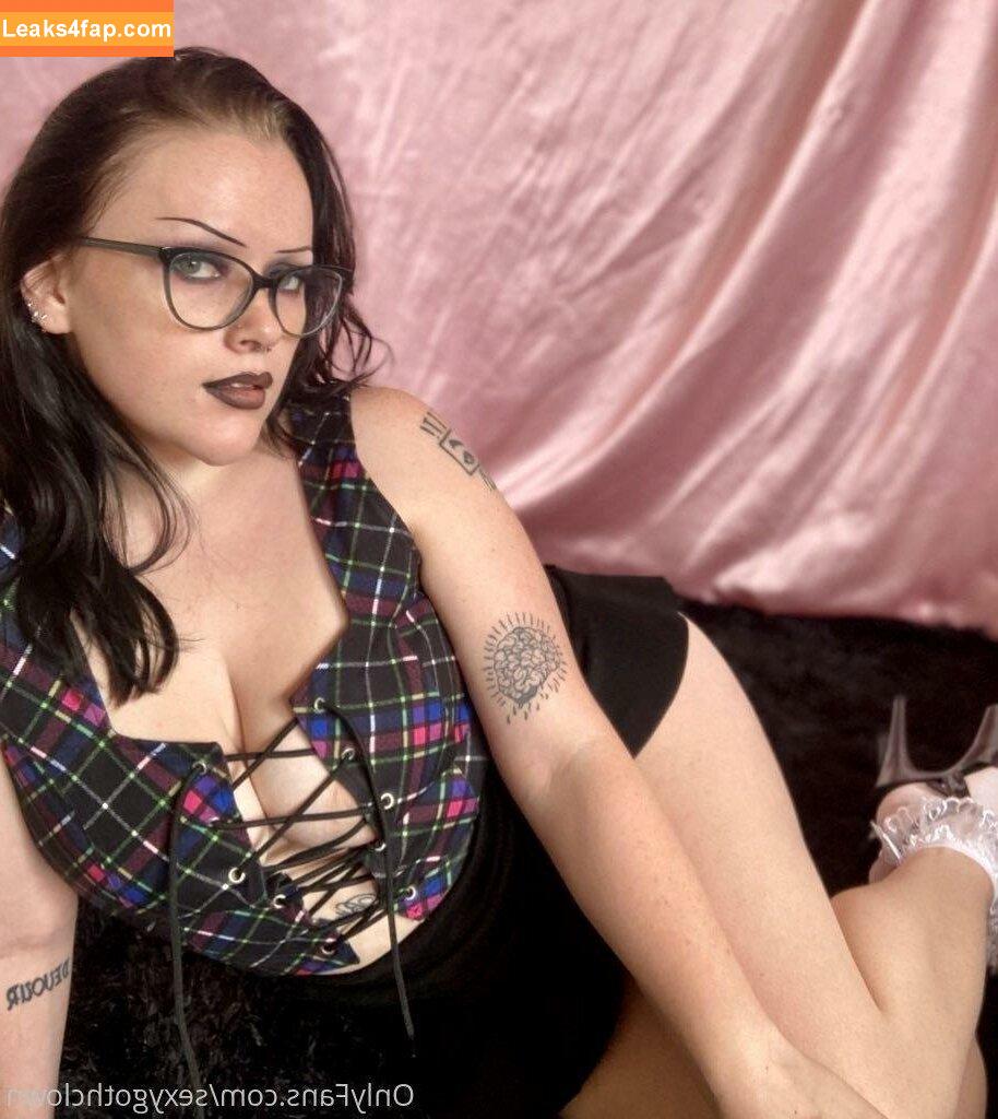 cutegothelle / Elleliciousxxx / babygoth / emma1998 leaked photo photo #0025
