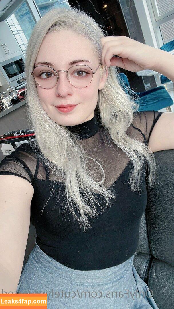 cutelyprverted /  leaked photo photo #0041