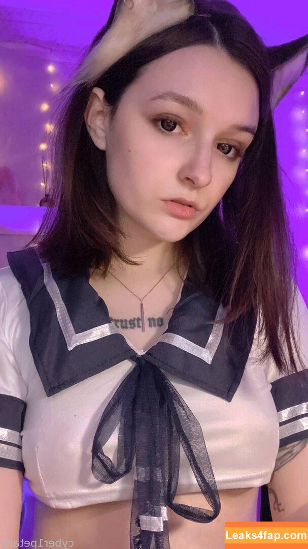 cyber1petard /  leaked photo photo #0009
