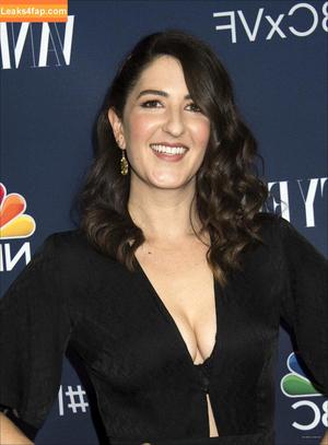 D'Arcy Carden photo #0099