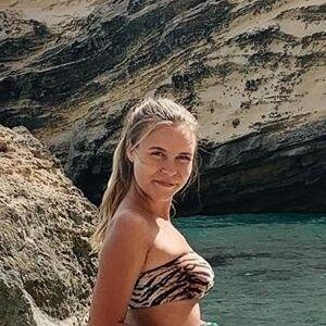 Dagi Bee photo #0026