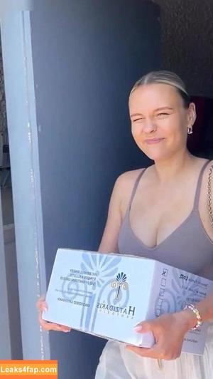 Dagi Bee photo #0104