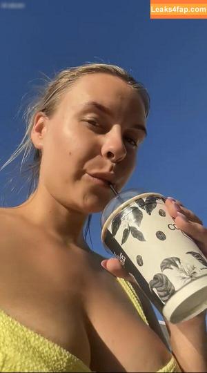 Dagi Bee photo #0121