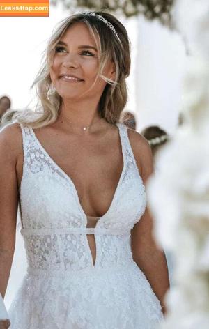 Dagi Bee photo #0259