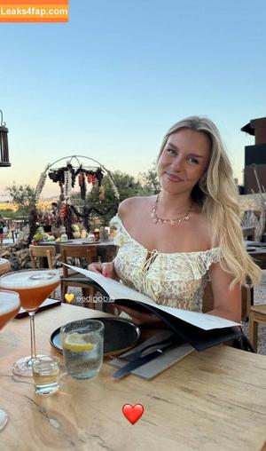 Dagi Bee photo #0531