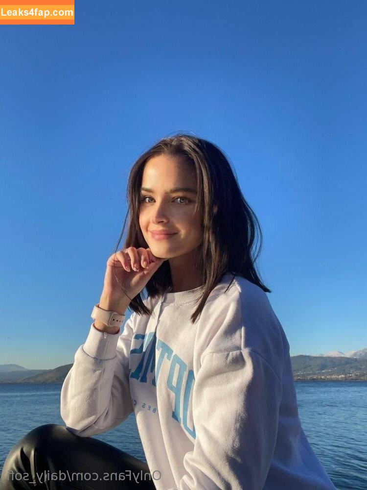 daily_sofi / daily_nardis leaked photo photo #0014