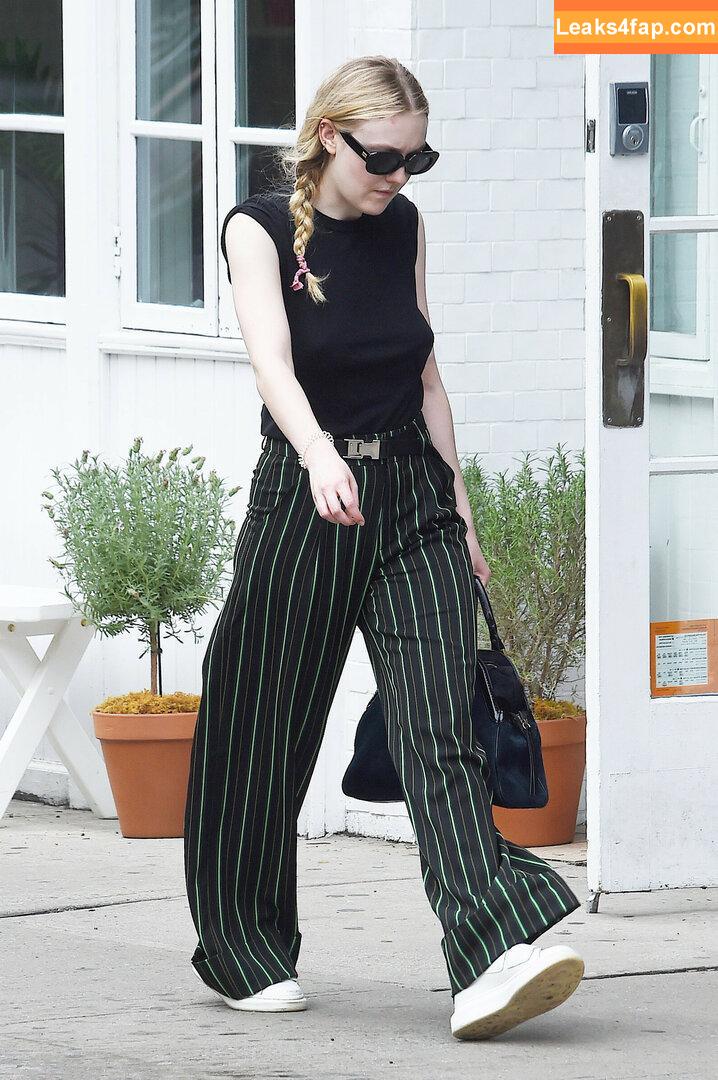 Dakota Fanning / dakotafanning leaked photo photo #0015