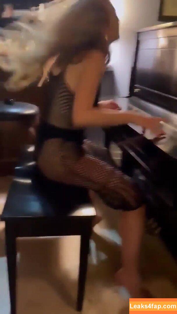 Dakota Fanning / dakotafanning leaked photo photo #0134