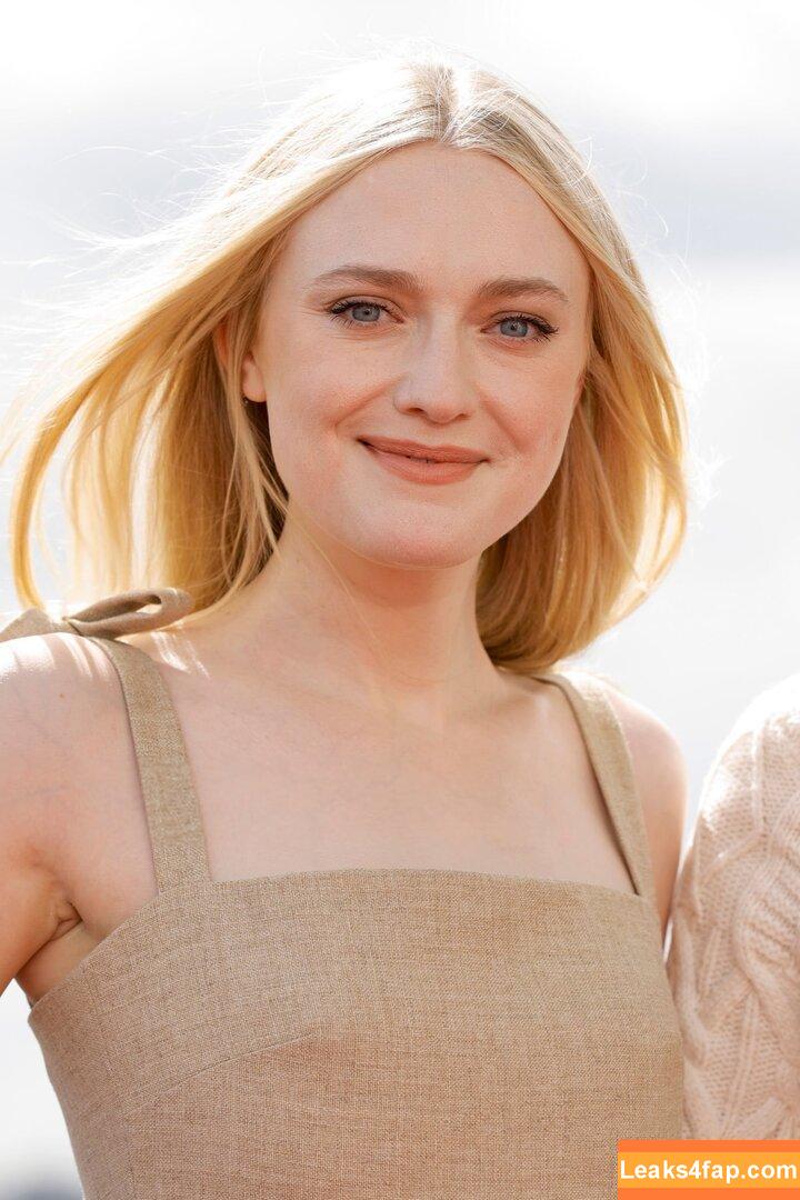 Dakota Fanning / dakotafanning leaked photo photo #0268