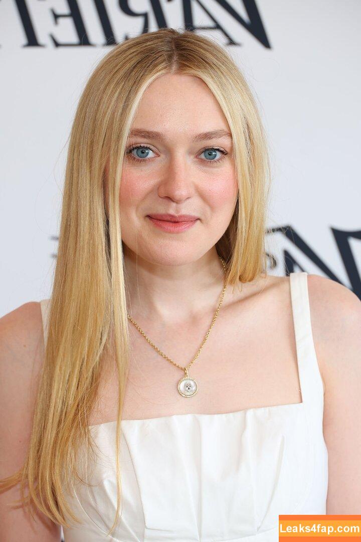 Dakota Fanning / dakotafanning leaked photo photo #0284