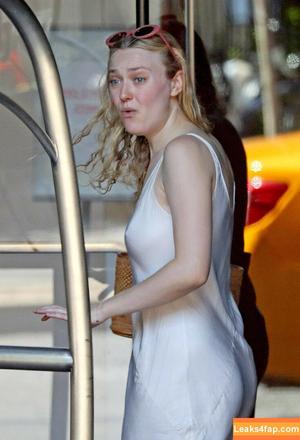 Dakota Fanning photo #0024