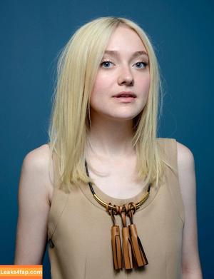 Dakota Fanning photo #0076