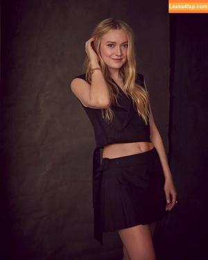 Dakota Fanning photo #0135