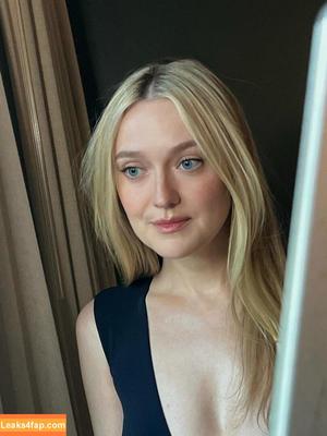 Dakota Fanning photo #0565