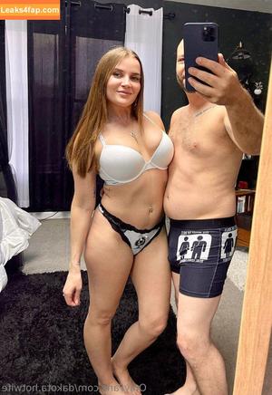 Dakota Hotwife photo #0038
