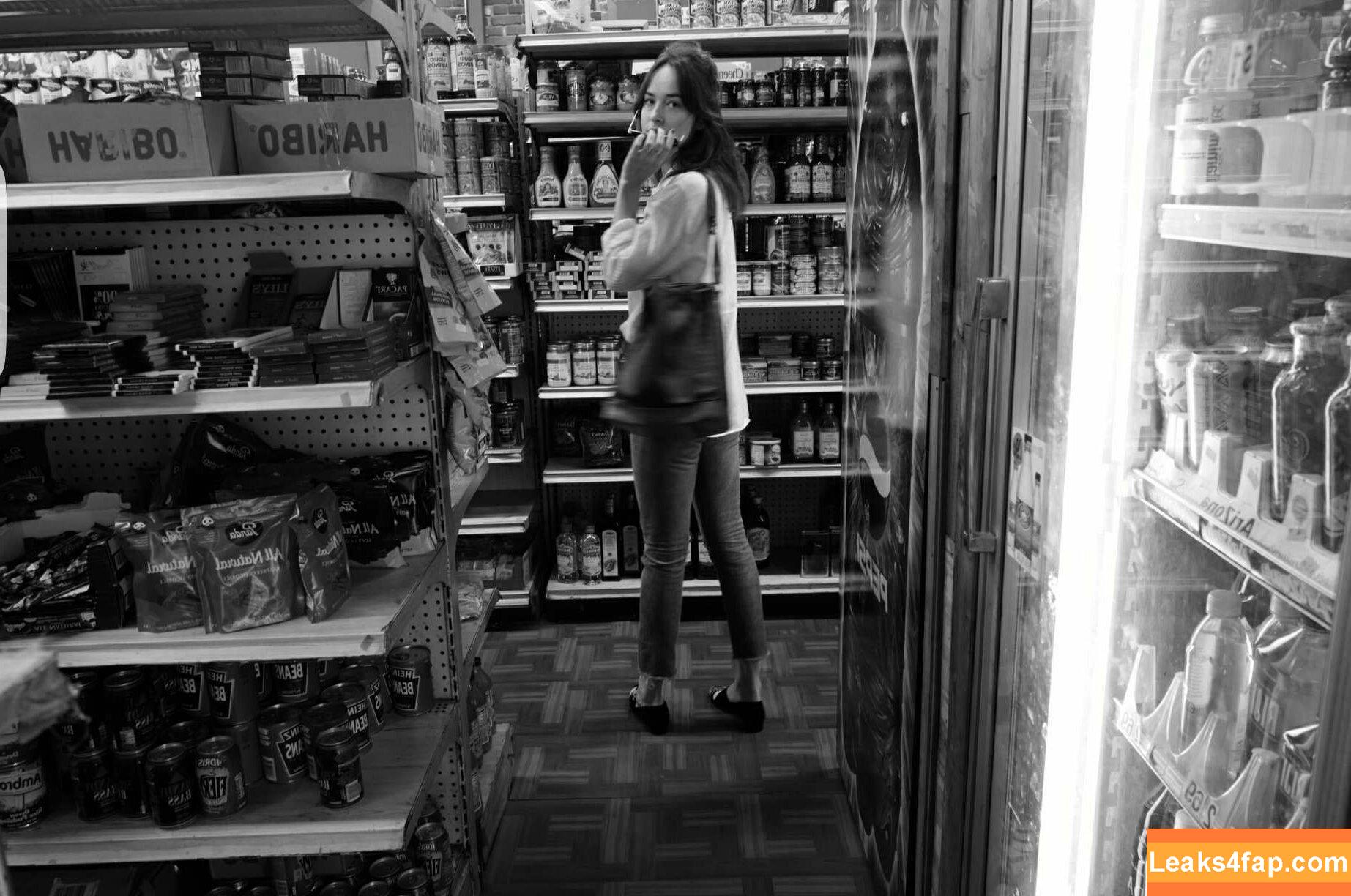 Dakota Johnson / dakotajohnson / isDakotaJohnson слитое фото фото #0305