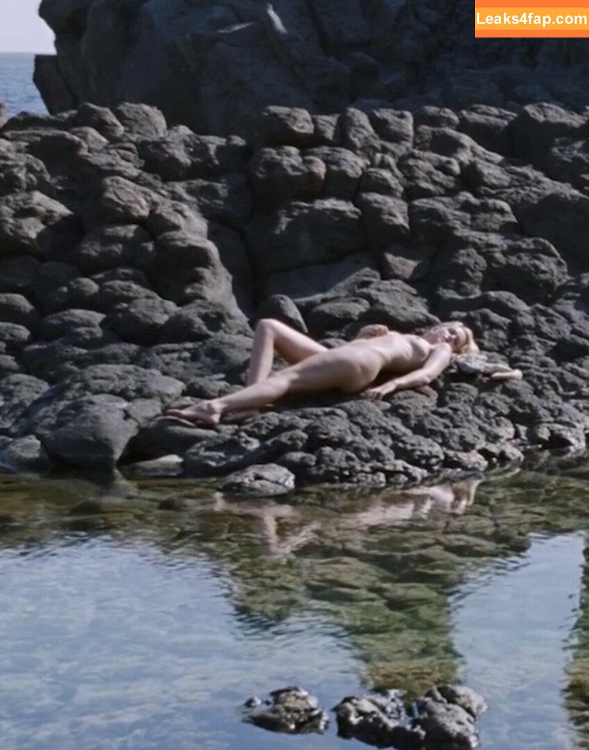 Dakota Johnson / dakotajohnson / isDakotaJohnson leaked photo photo #0425