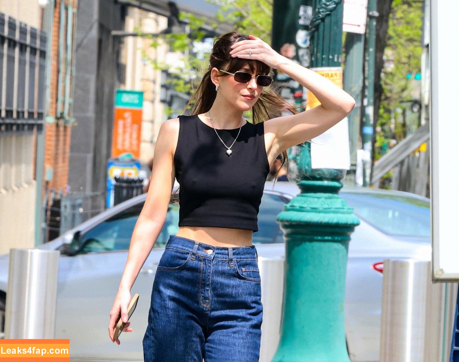 Dakota Johnson / dakotajohnson / isDakotaJohnson leaked photo photo #0441