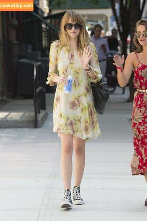 Dakota Johnson photo #0045