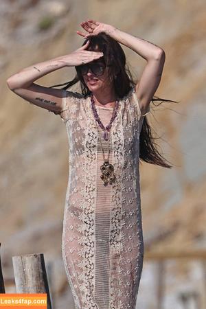 Dakota Johnson photo #1025