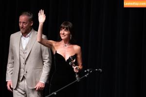 Dakota Johnson photo #1030