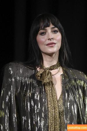 Dakota Johnson photo #1246