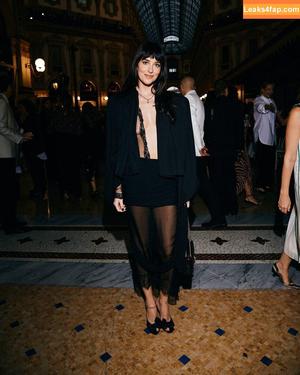 Dakota Johnson photo #1412