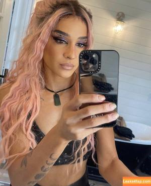 Dakota Kai photo #0140