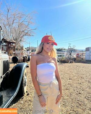 DakotaJane photo #0021