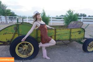 DakotaJane photo #0079