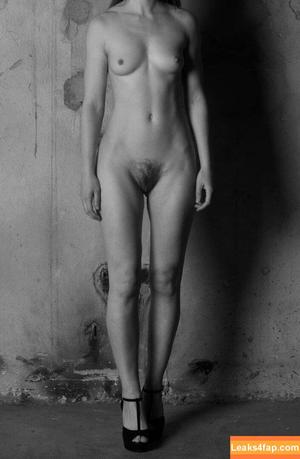 Daliah photo #0003
