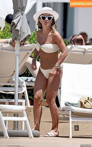 Dani Dyer photo #0020