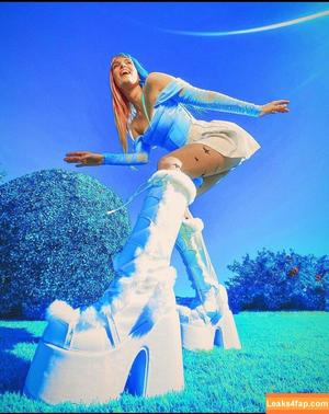 Dani Thorne photo #0002