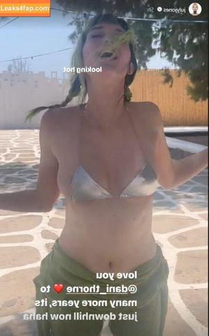 Dani Thorne photo #0159