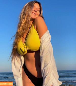Danica Castle photo #0022