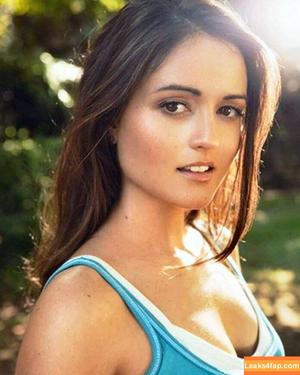 Danica McKellar photo #0012