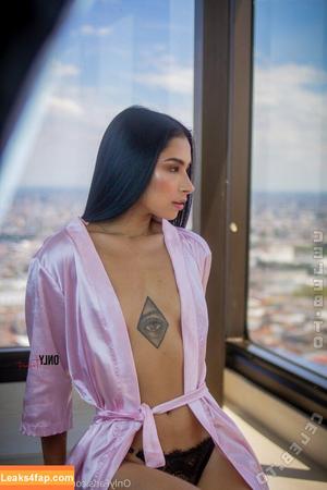 danielaantury photo #0217