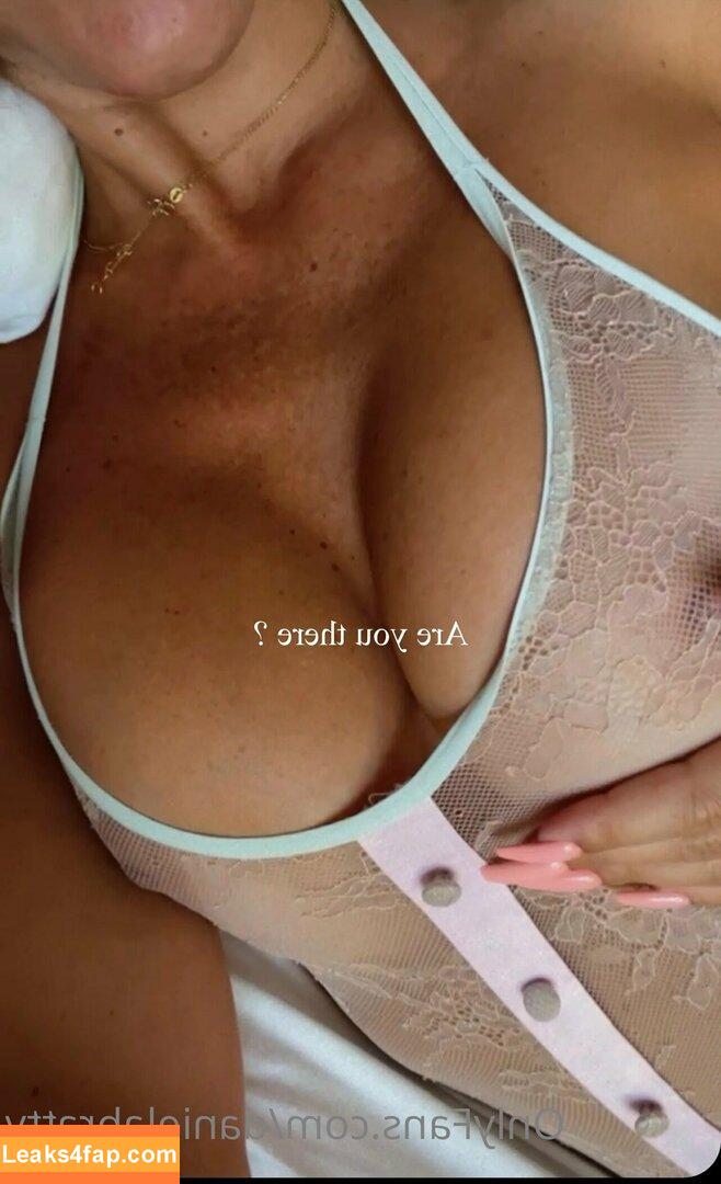danielabratty / brattydniela leaked photo photo #0786