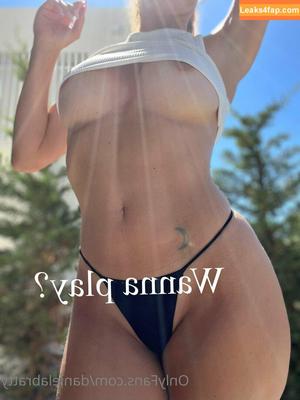 danielabratty photo #0604