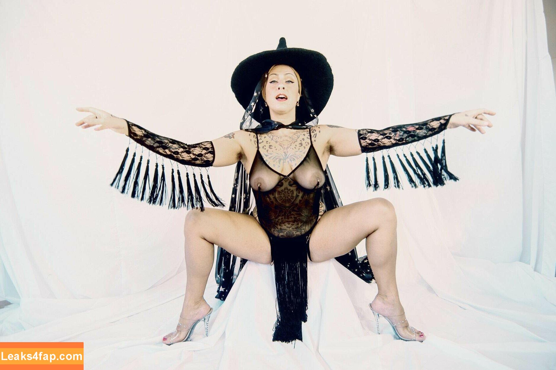 Danielle Colby / daniellecolby / daniellecolbyamericanpicker / https: leaked photo photo #0176
