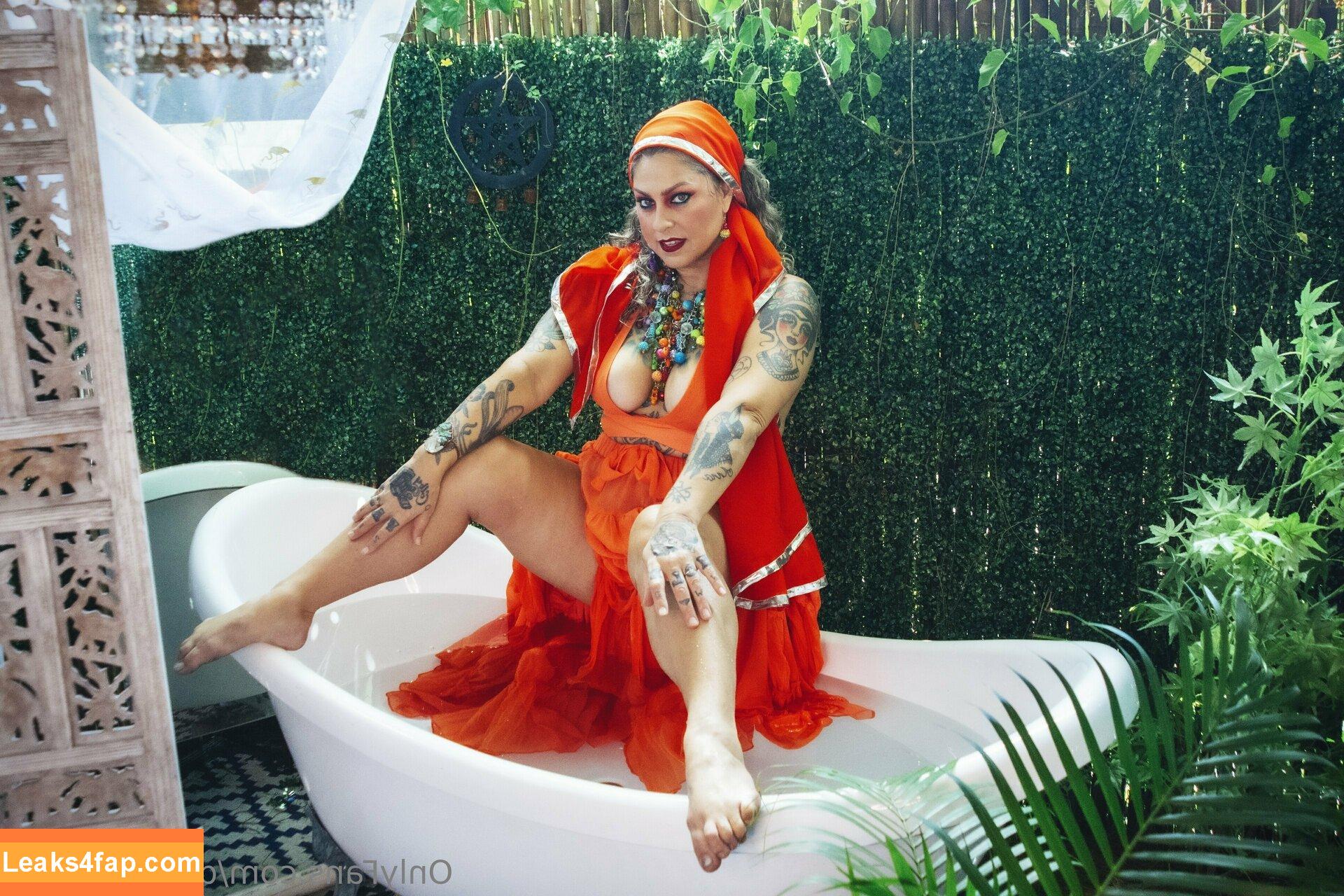 Danielle Colby / daniellecolby / daniellecolbyamericanpicker / https: leaked photo photo #0968