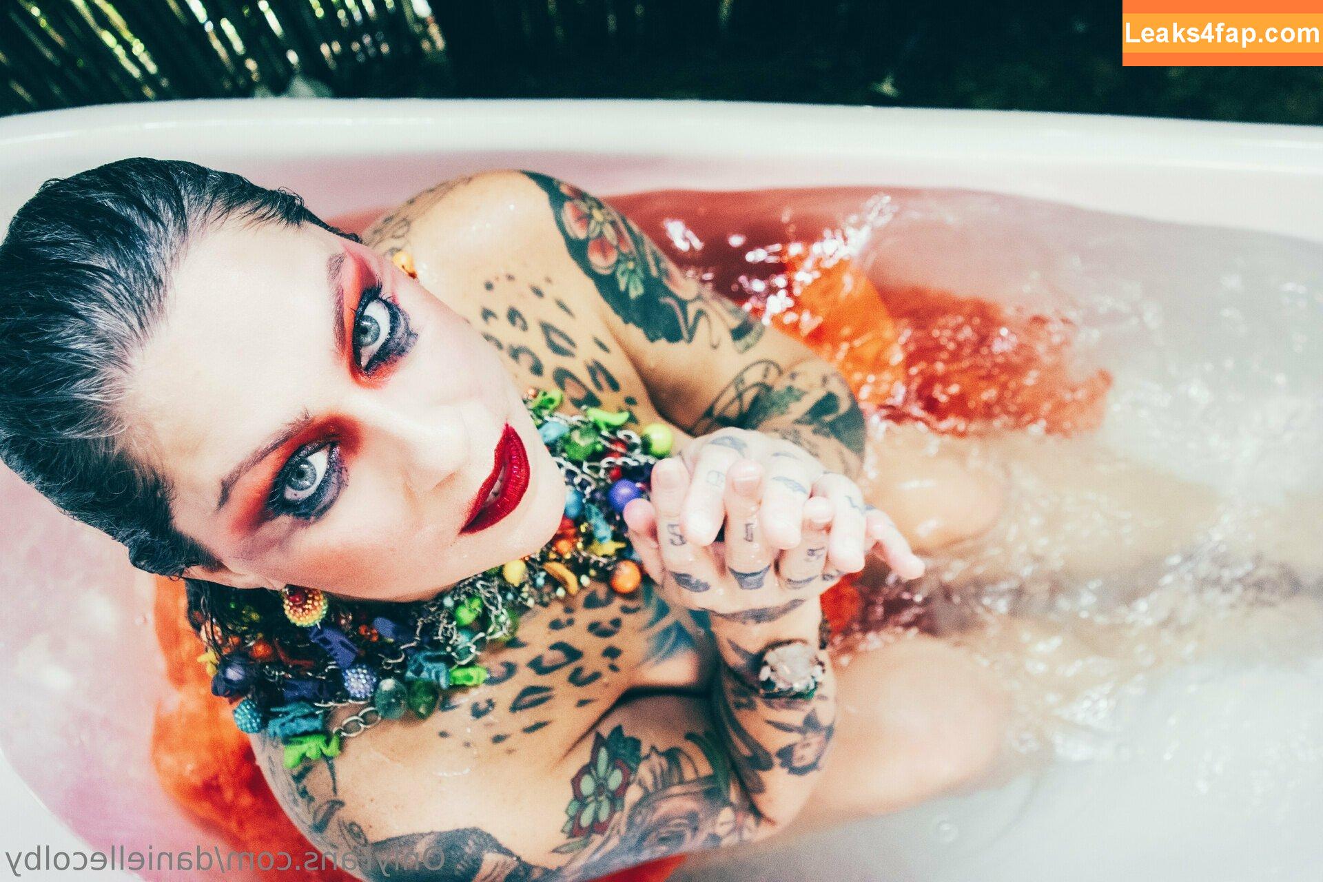 Danielle Colby / daniellecolby / daniellecolbyamericanpicker / https: leaked photo photo #0969