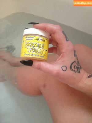 Danielle Colby photo #0050