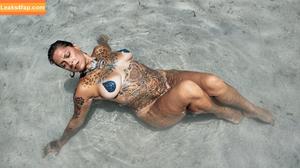 Danielle Colby photo #0165