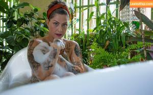 Danielle Colby photo #0277