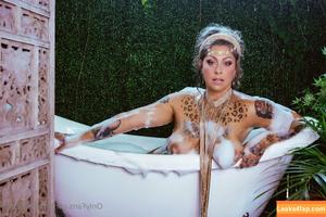 Danielle Colby photo #0316