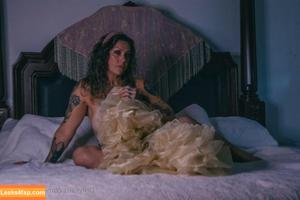 Danielle Colby photo #0349