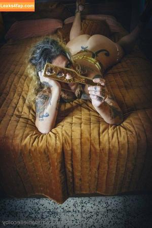 Danielle Colby photo #1095